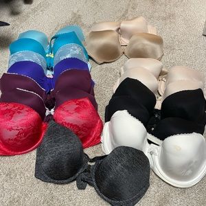 Bundle Victoria’s Secret Bras & Soma 34D